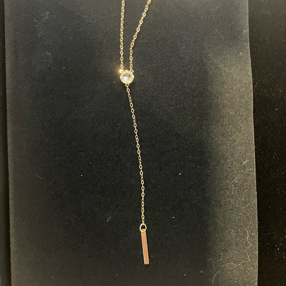 Elegant 14k Gold Necklace with Crystal Accent